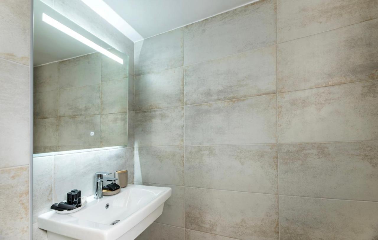 Eleusis Suites Α Esterno foto